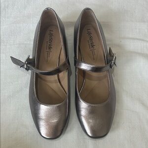 Life Stride Women's Silver Mary Jane Flats